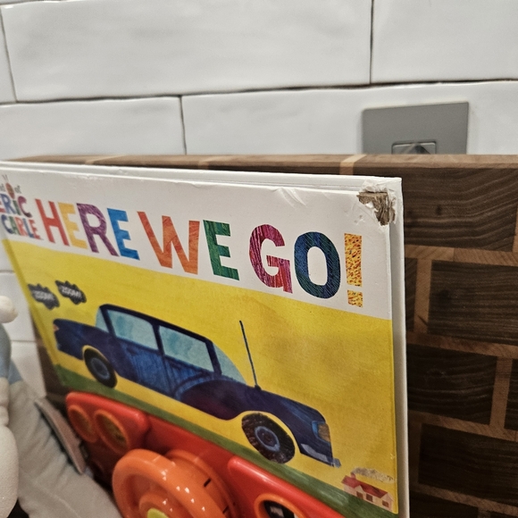 Eric Carle Here We Go Driving Car Book & NWT Blue Bear Plush - Picture 4 of 12